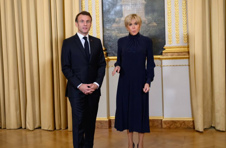 Модный поединок: Брижит Макрон в наряде высочайшей элегантности против 37-летней словенки