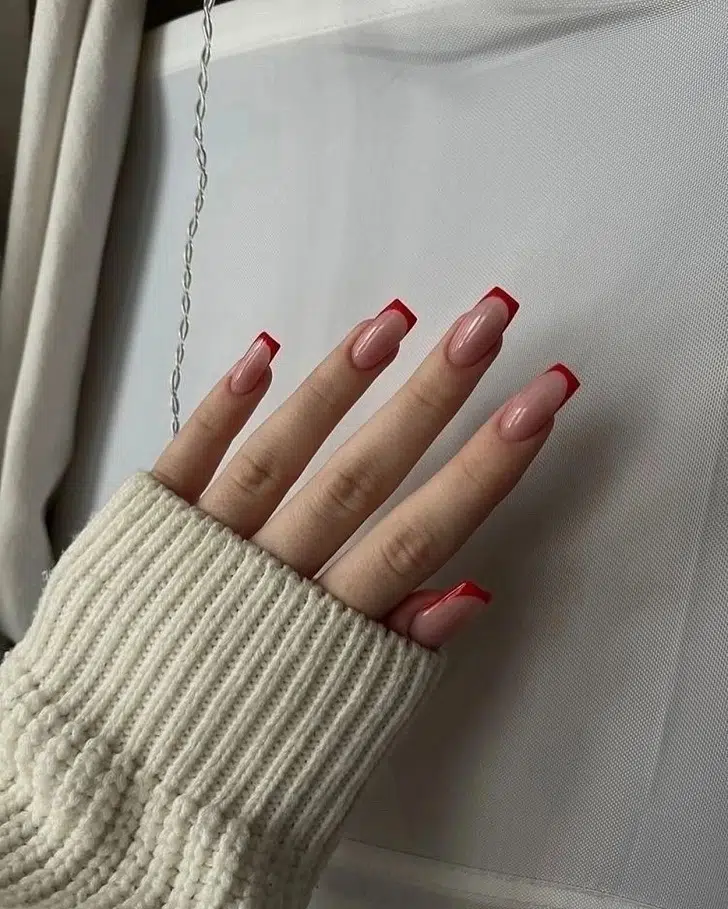 Красный френч на длинные квадратные ногти