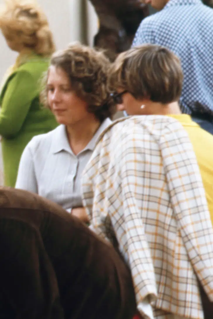 Девушки на выставке в Москве 1976 год