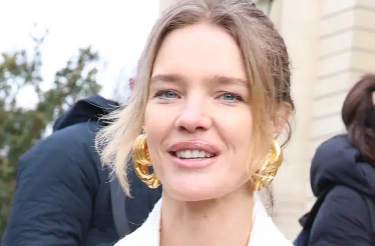 Изысканный образ Натальи Водяновой на Неделе моды в Париже испортило глубокое декольте