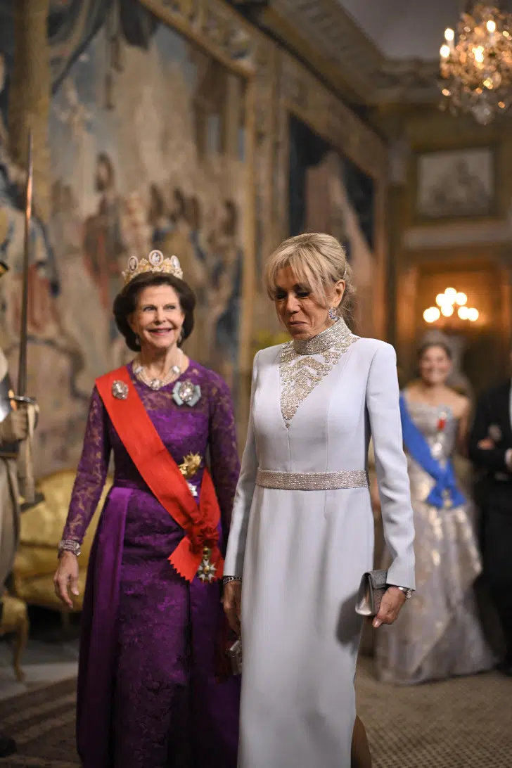 Брижит Макрон встретилась с королевой Швеции и затмила ее своим нарядом