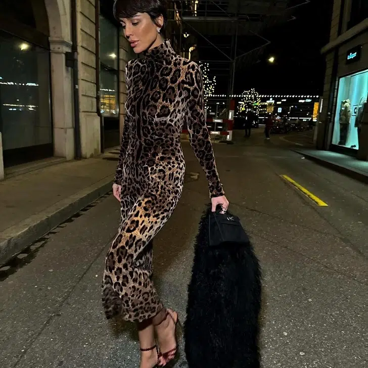 Образ в стиле жены мафии платье в леопардовом принте