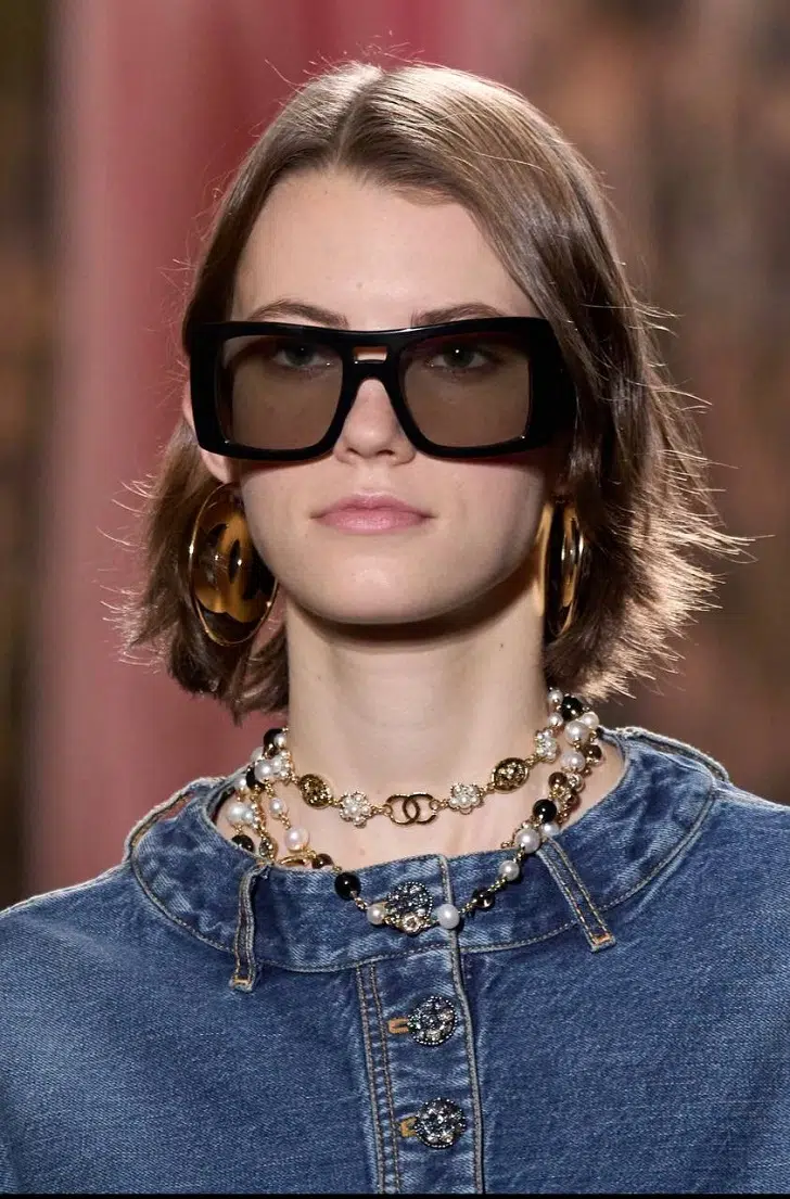Крупные прямоугольные очки от Chanel