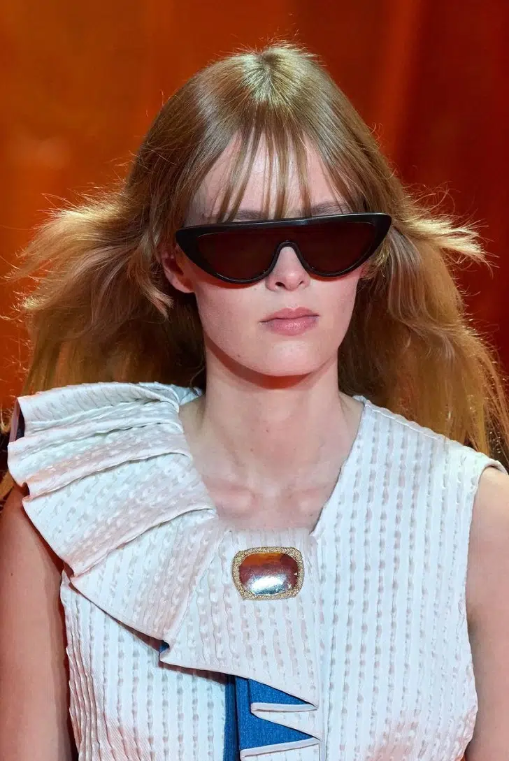 Монолинзовые узкие очки от Louis Vuitton
