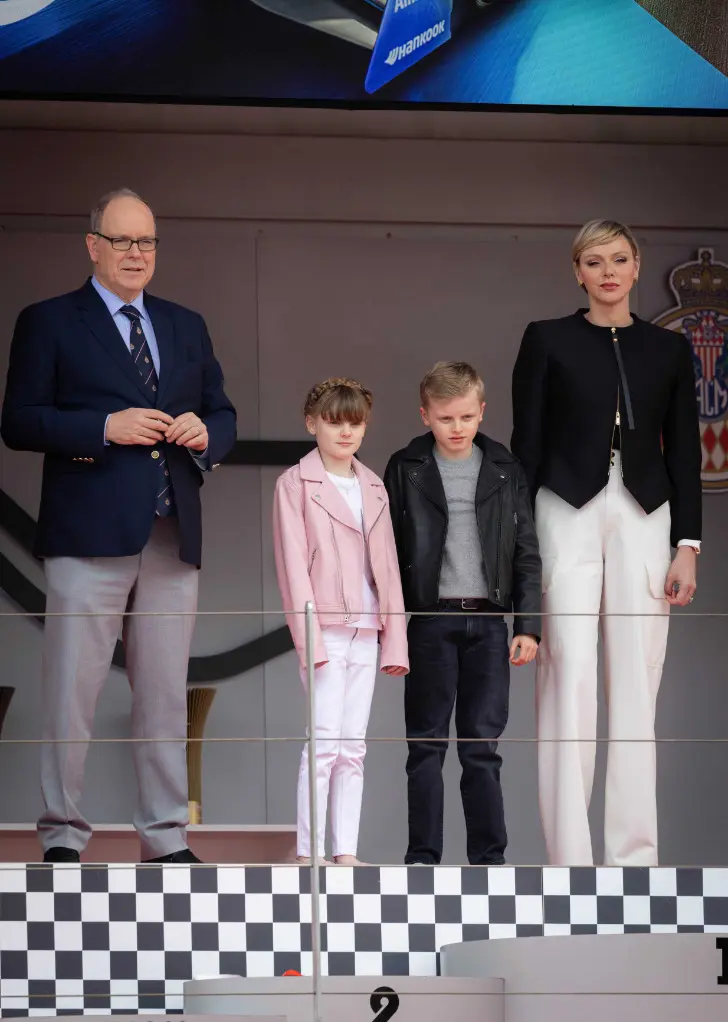 Принцесса Шарлин вместе с семьей посетила чемпионат Monaco E-Prix