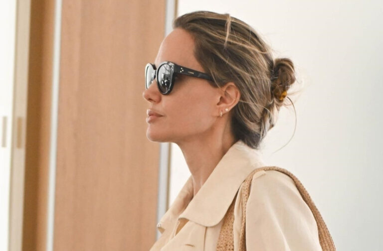 Для стильного летнего образа Анджелина Джоли нашла идеальную замену любимой сумке